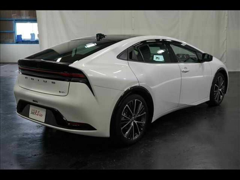 PRIUS-8