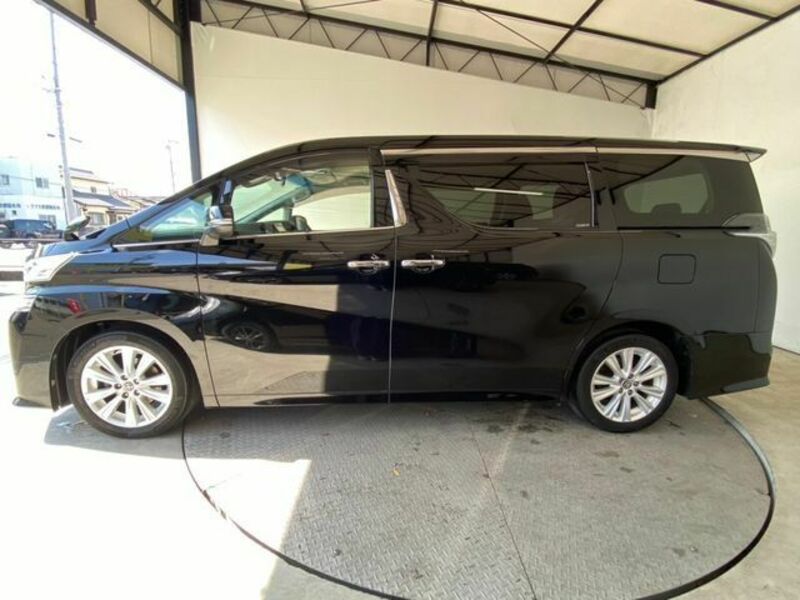 VELLFIRE-17