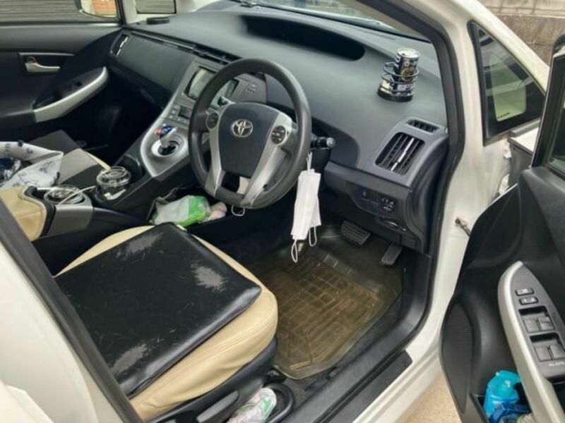 PRIUS-11