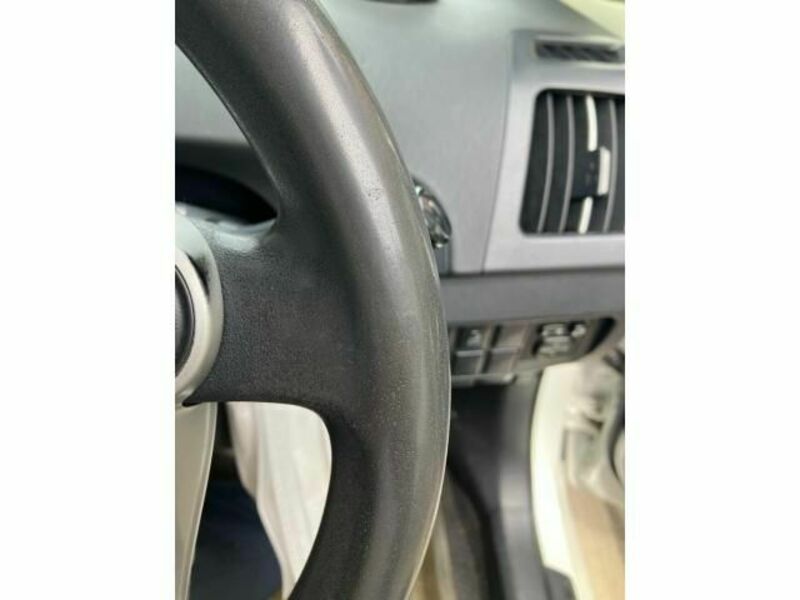 PRIUS-17