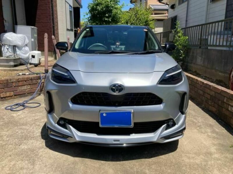 YARIS CROSS