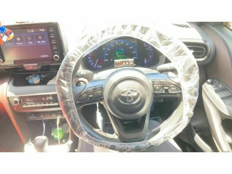 YARIS CROSS