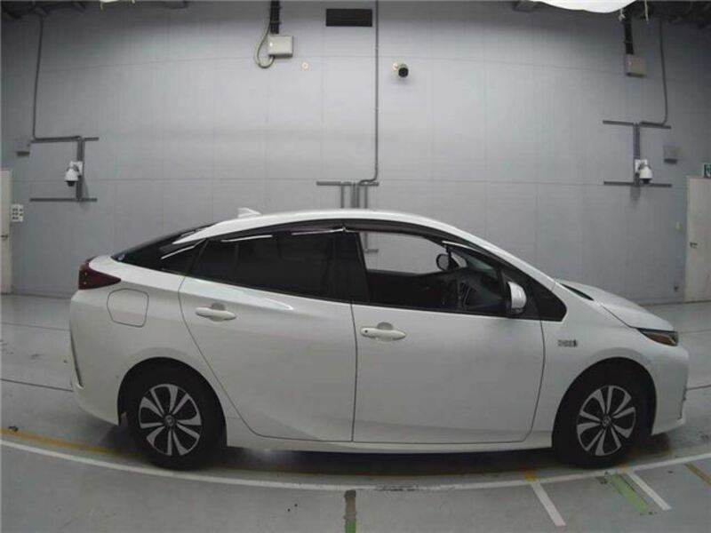 PRIUS PHV