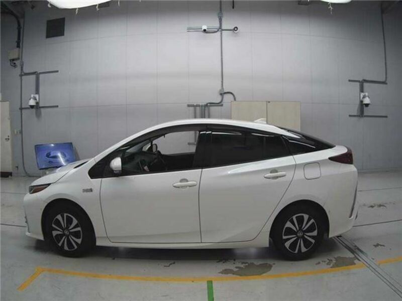 PRIUS PHV