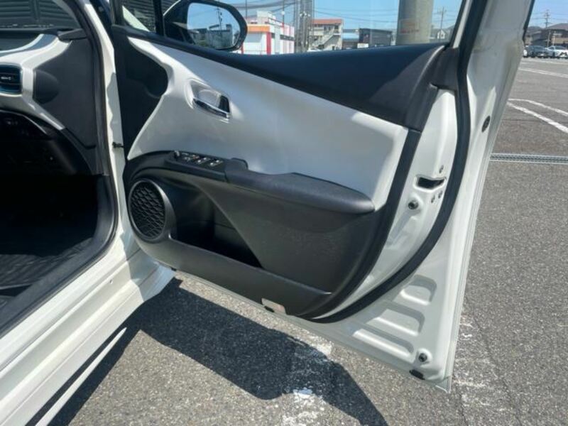 PRIUS PHV