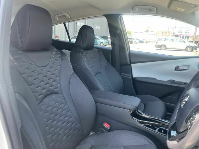 PRIUS PHV