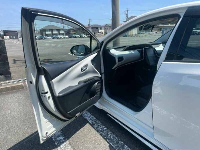 PRIUS PHV