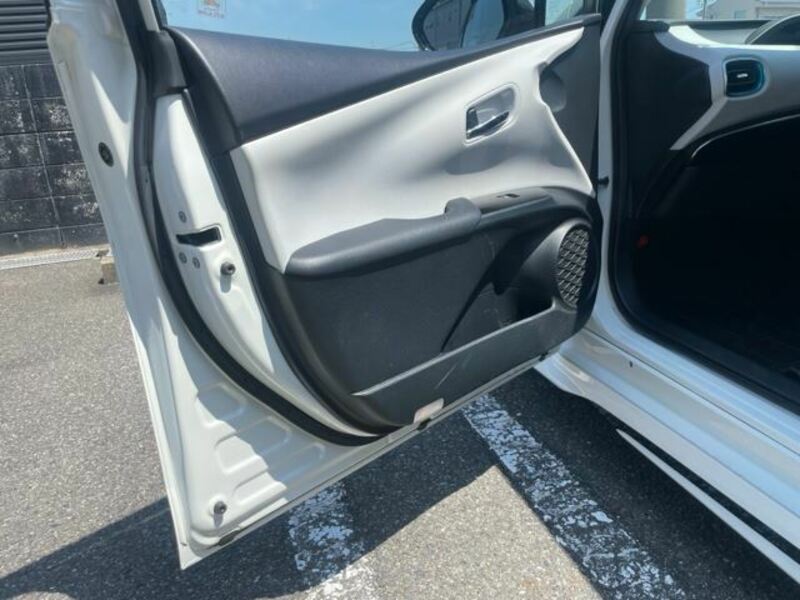 PRIUS PHV