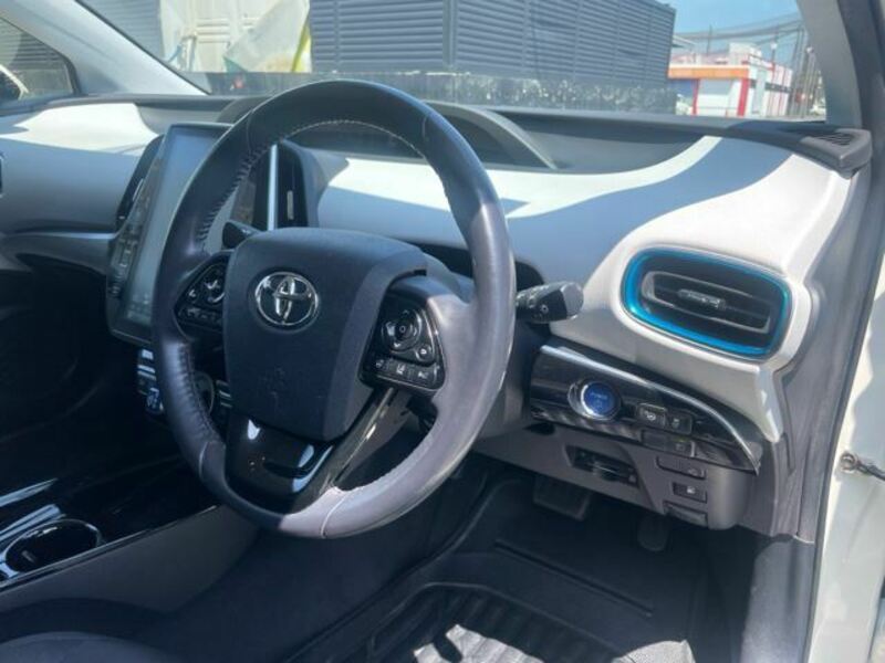 PRIUS PHV