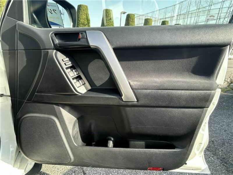 LAND CRUISER PRADO-23