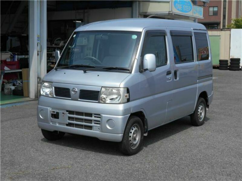 NISSAN CLIPPER VAN