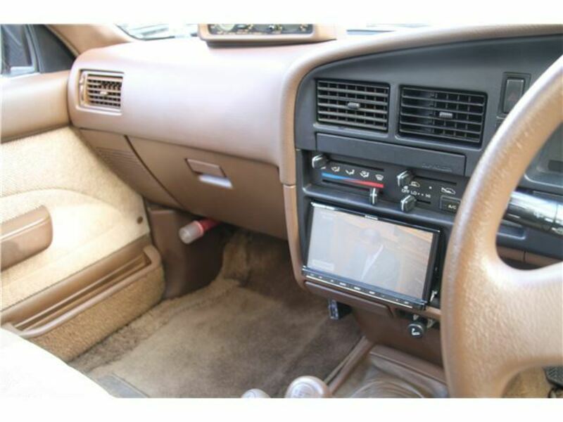 HILUX SURF-20