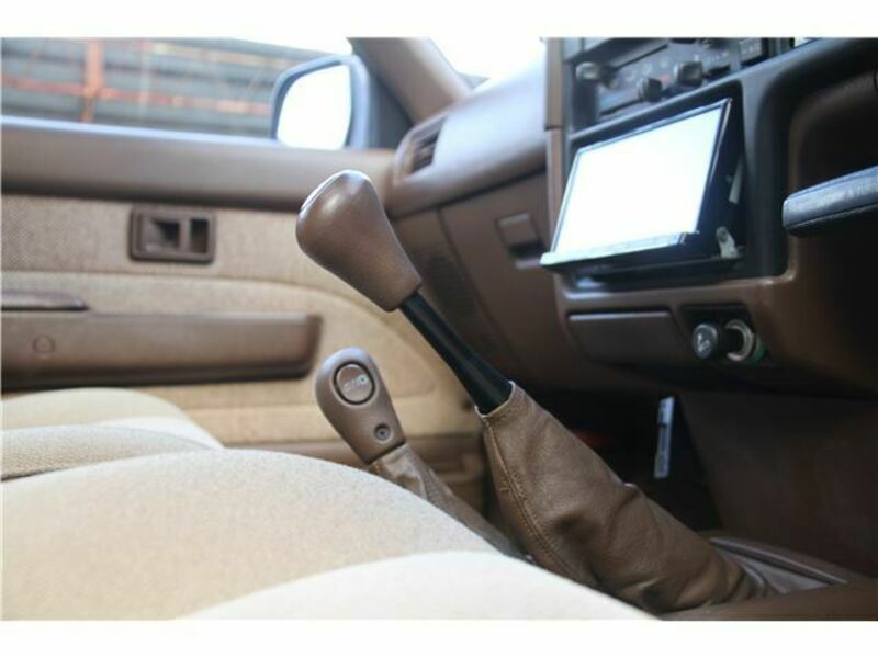HILUX SURF-22