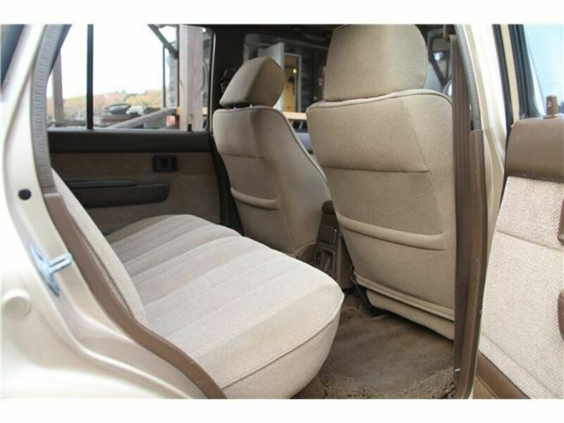 HILUX SURF-28