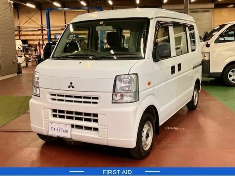 MITSUBISHI MINICAB VAN