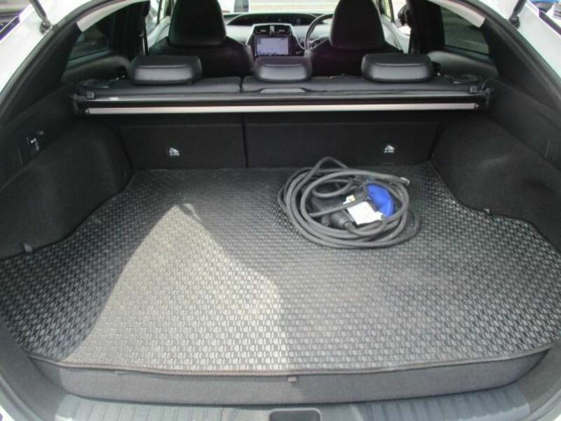 PRIUS PHV