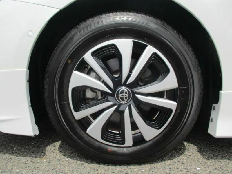 PRIUS PHV