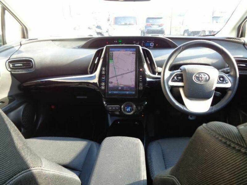 PRIUS PHV