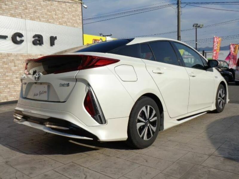 PRIUS PHV