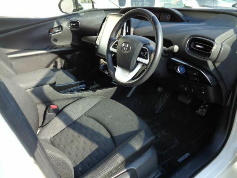PRIUS PHV