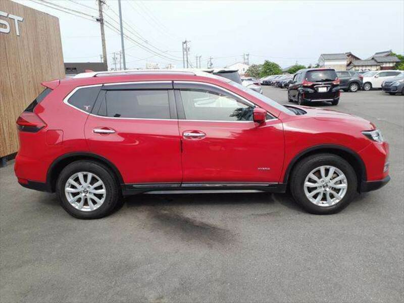 X-TRAIL