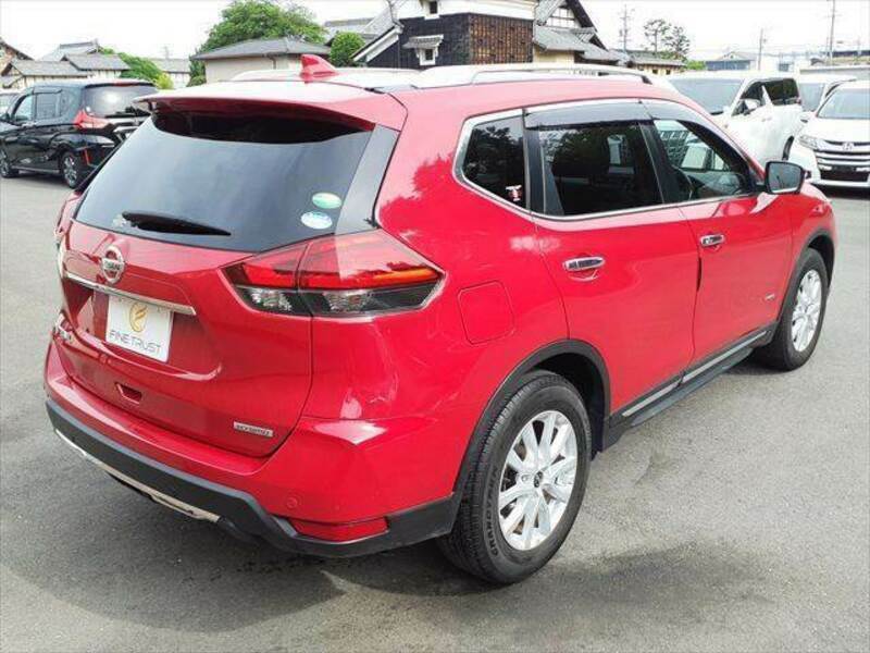 X-TRAIL