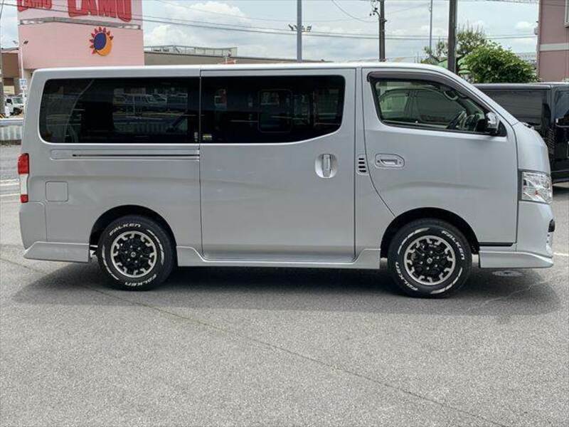 NV350 CARAVAN-17
