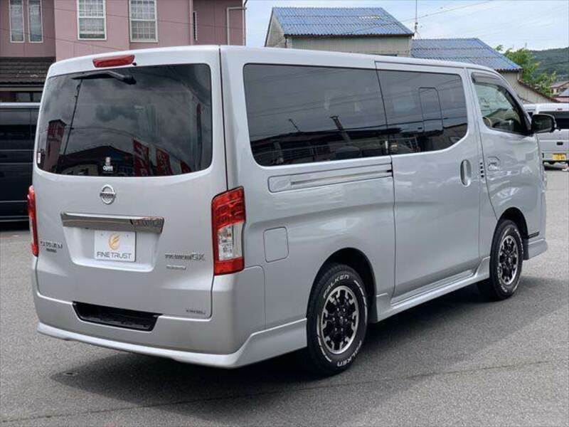 NV350 CARAVAN-18