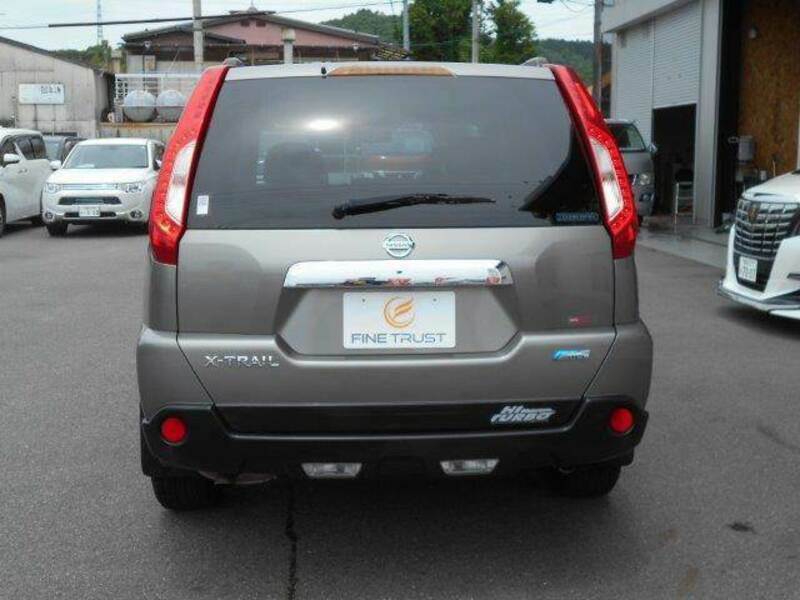 X-TRAIL