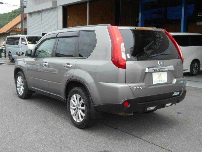 X-TRAIL
