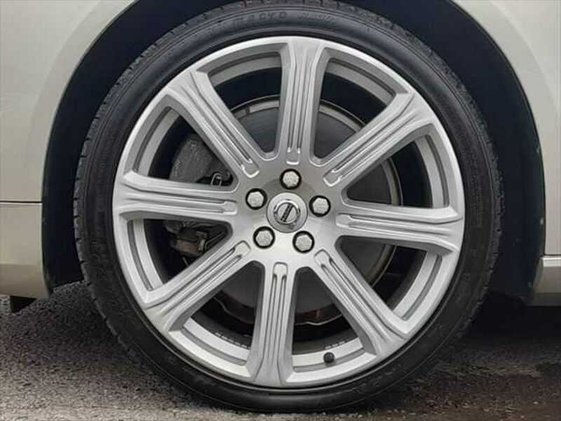 V90