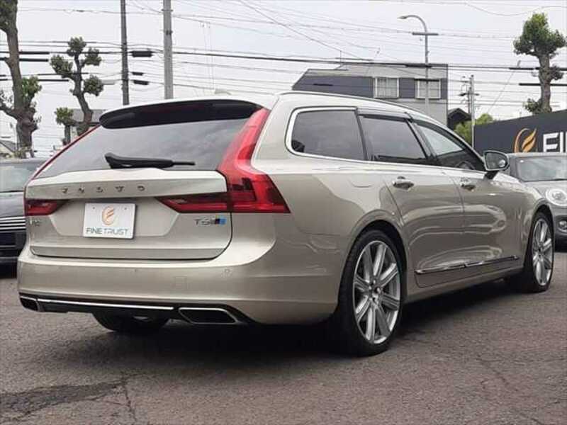 V90