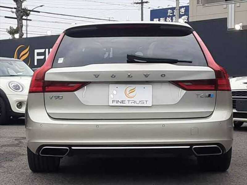 V90