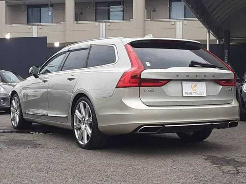 V90