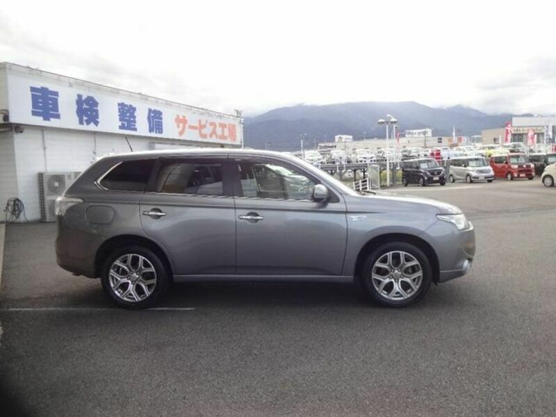 OUTLANDER PHEV
