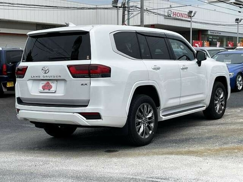 LAND CRUISER