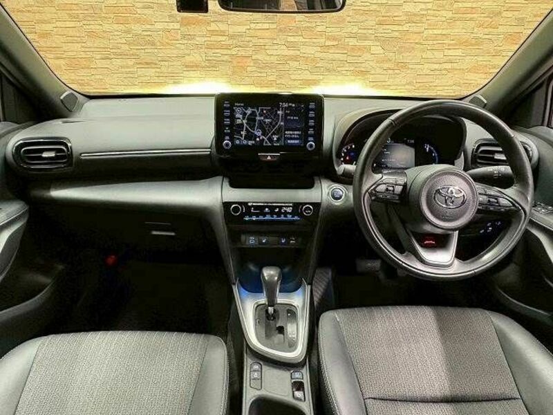 YARIS CROSS