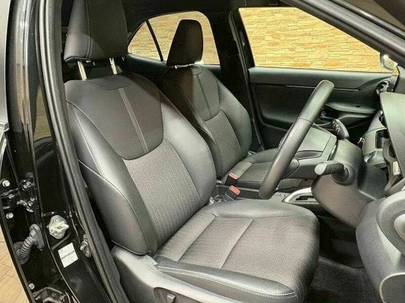 YARIS CROSS
