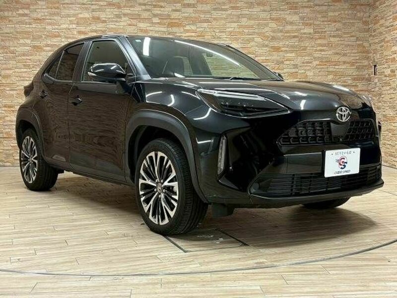 YARIS CROSS