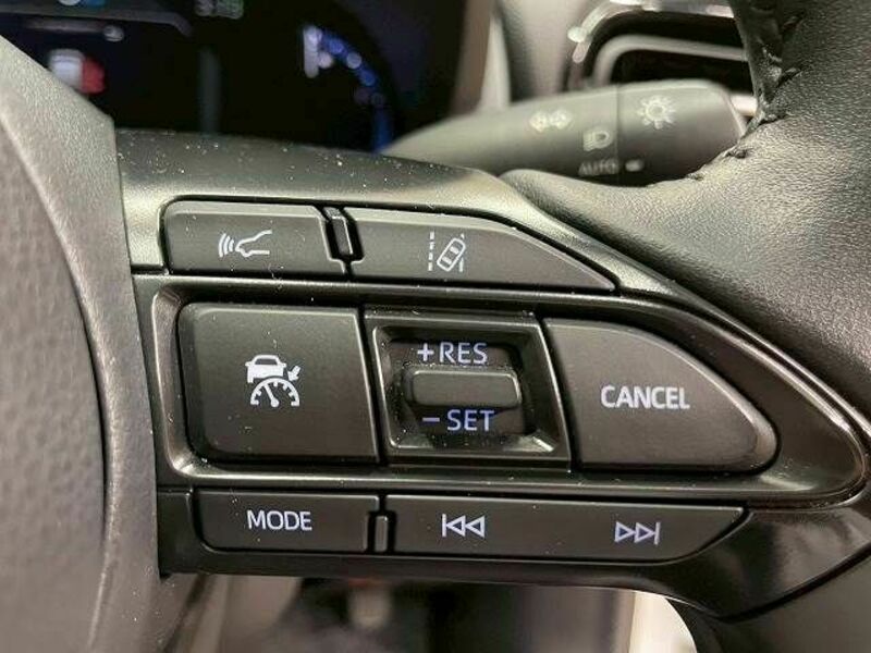 YARIS CROSS