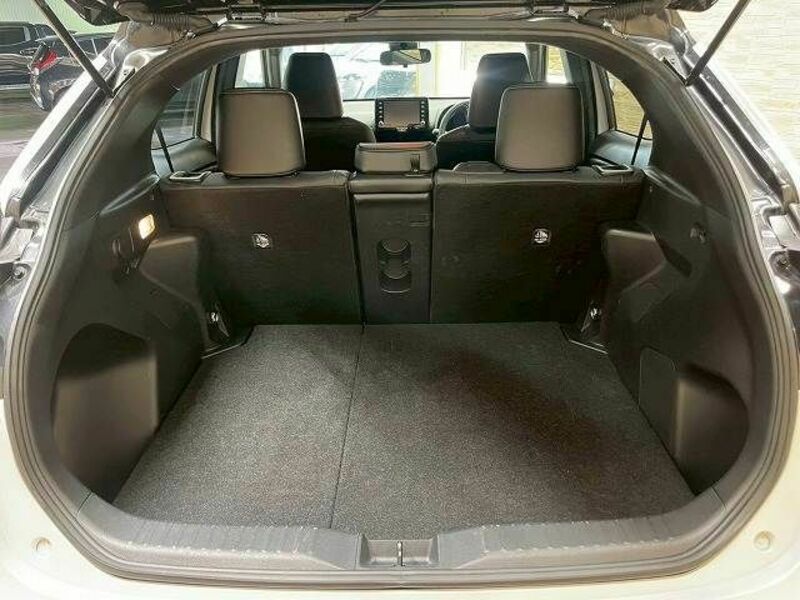 YARIS CROSS