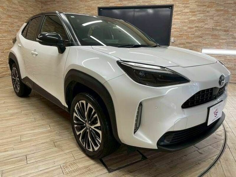 YARIS CROSS