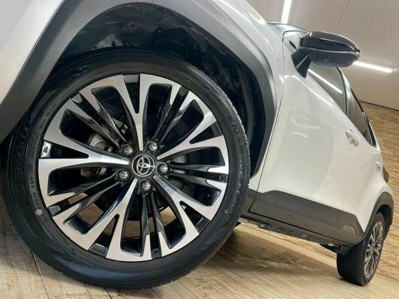 YARIS CROSS