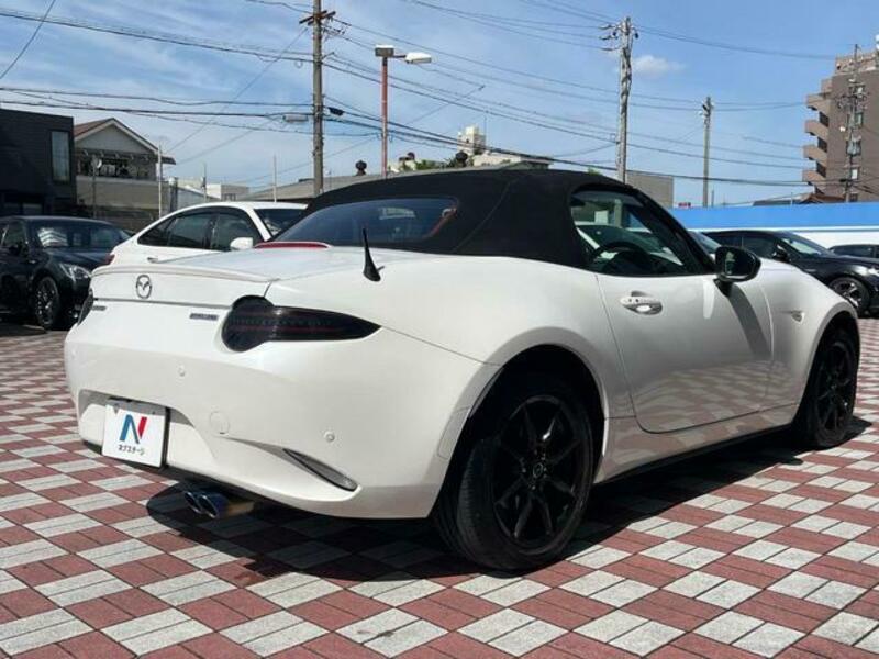 ROADSTER