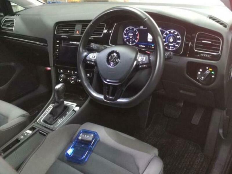GOLF VARIANT