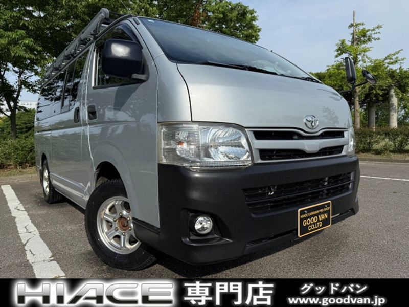TOYOTA HIACE VAN
