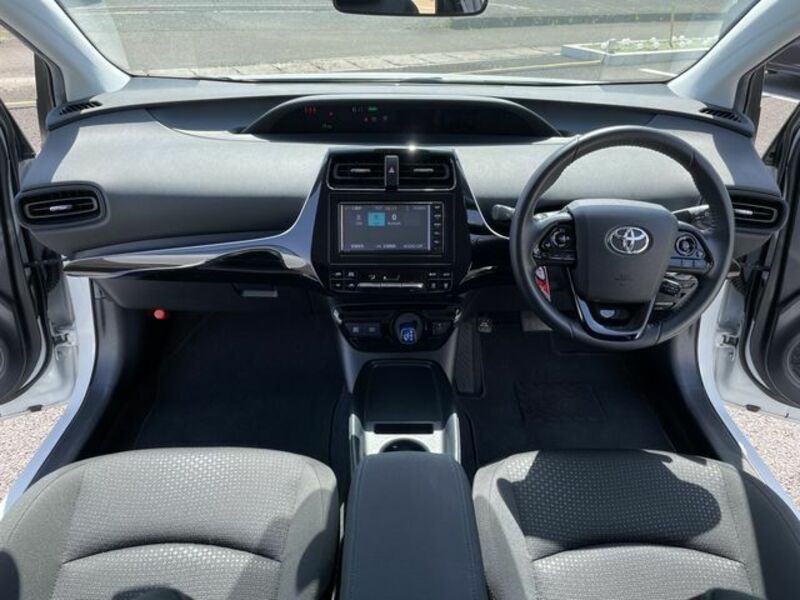 PRIUS-8