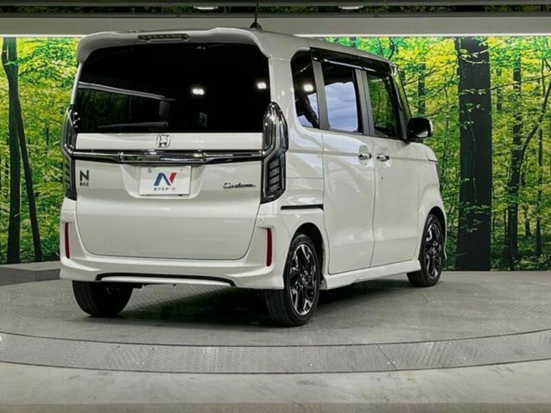 N BOX CUSTOM-16