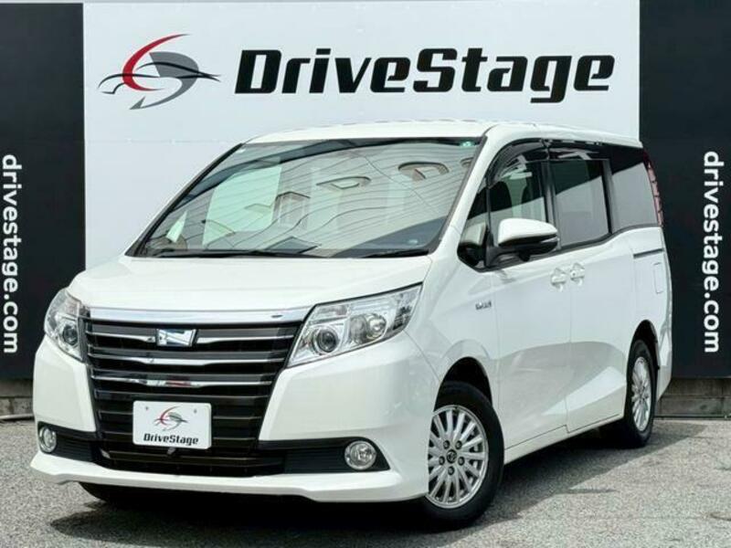 TOYOTA NOAH