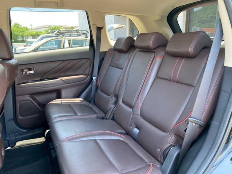 OUTLANDER PHEV